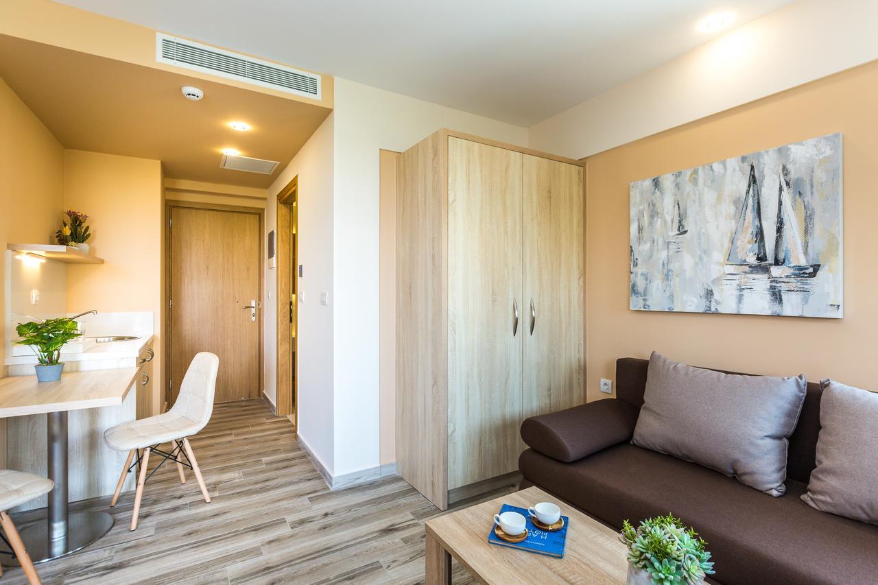 Menta City Boutique Hotel 罗希姆诺 外观 照片