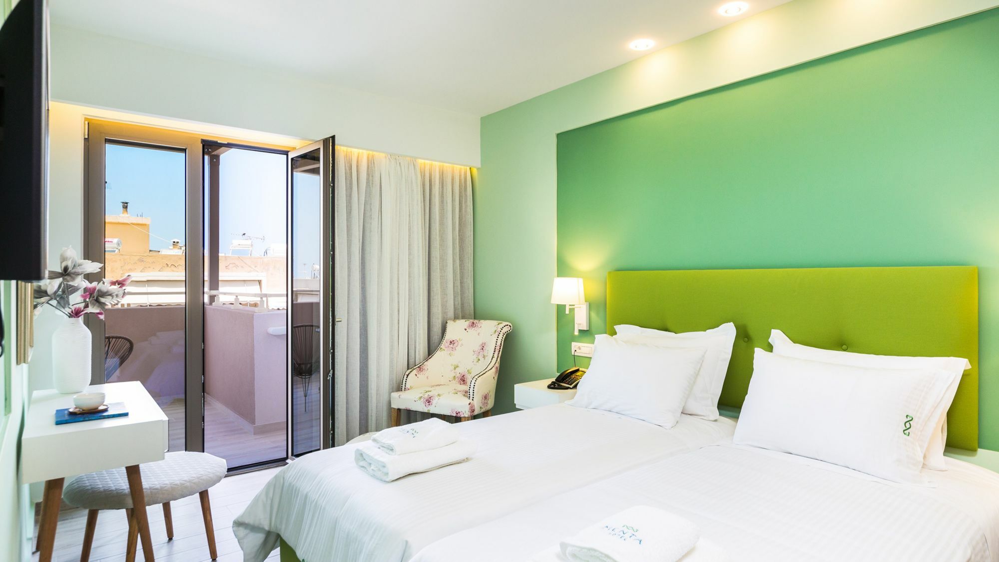 Menta City Boutique Hotel 罗希姆诺 外观 照片